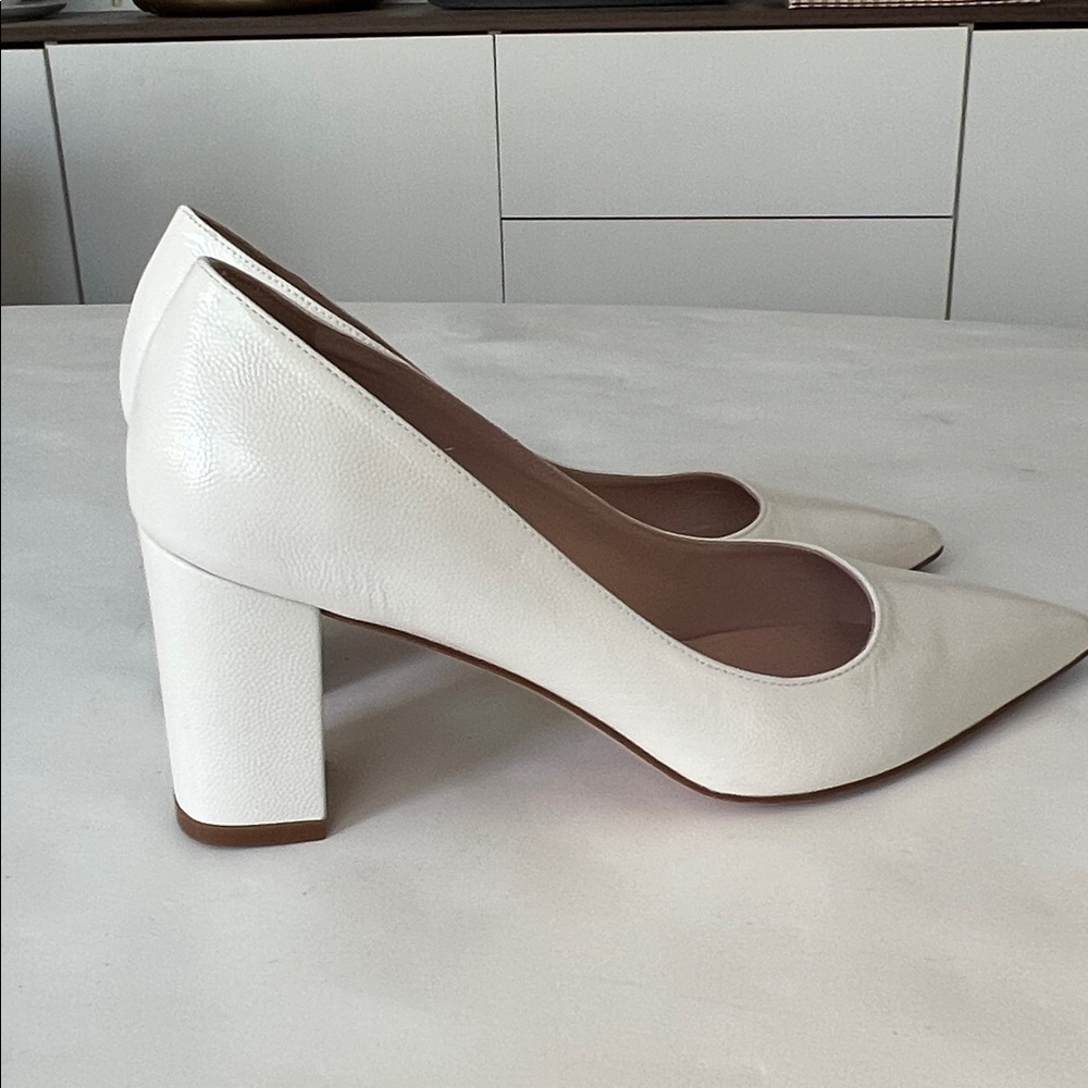 STUART WEITZMAN Laney Pointed Toe Block Heel Pebbled Leather Pumps Ivory 8 - Picture 3 of 9